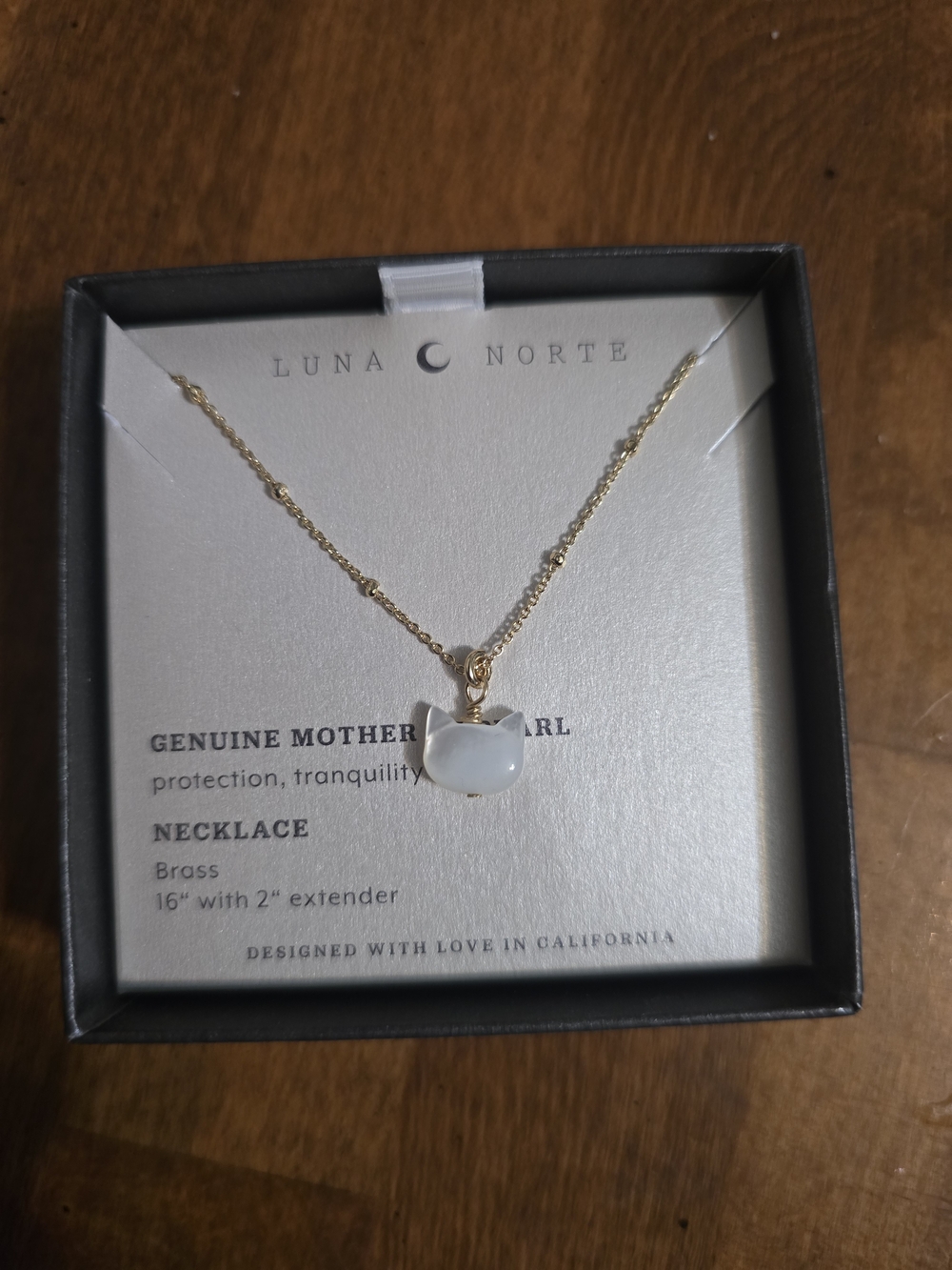 Luna Norte Gold Necklace with White Mother of Pearl Cat Pendant